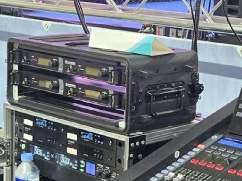 슈어 · 젠하이저 무선 마이크 송수신기 랙 — 큰길이벤트기획 보유 무선 40채널